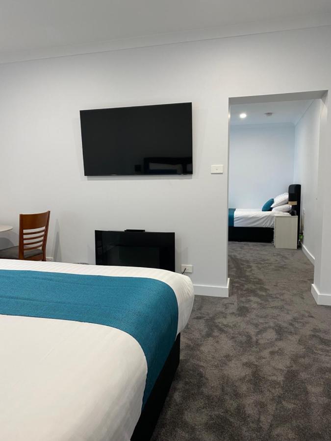 Beach Hotel Бърни Екстериор снимка