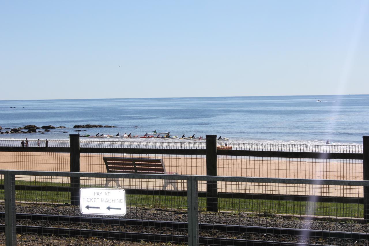 Beach Hotel Бърни Екстериор снимка
